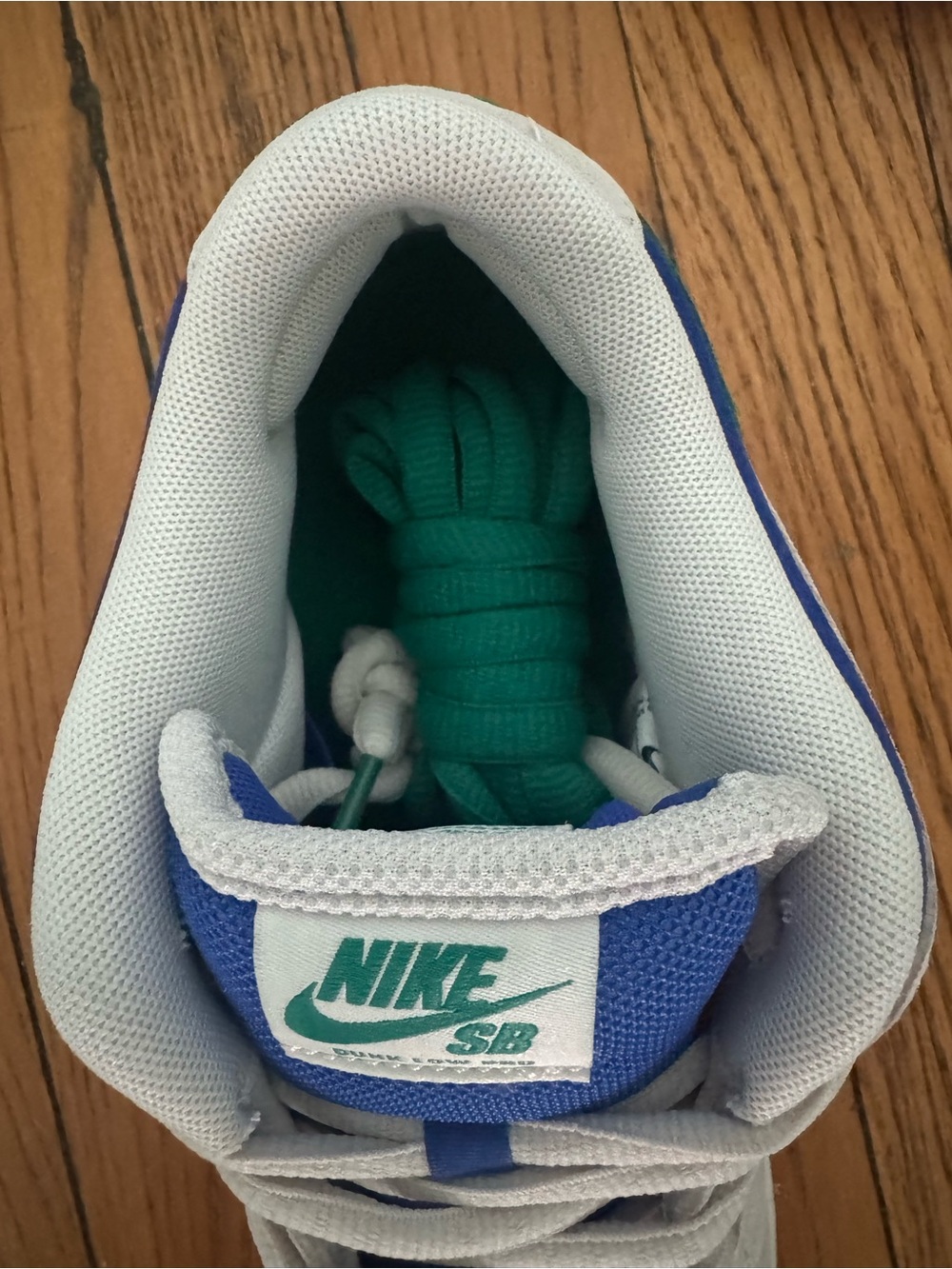 NWT Nike Women’s Blue, Green, and White SB Low Pro 9 (7.5 men) - Picture 3 of 6